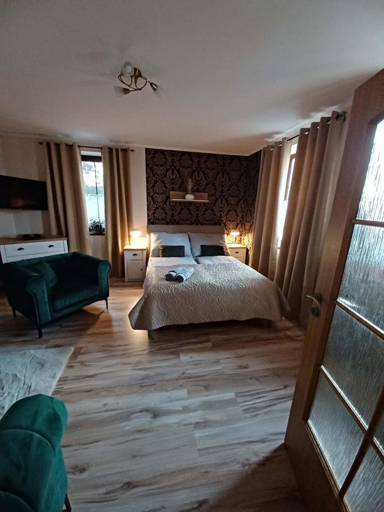 Ubytovani V Soukromi Na Sadove 906 - Valtice Esterno foto