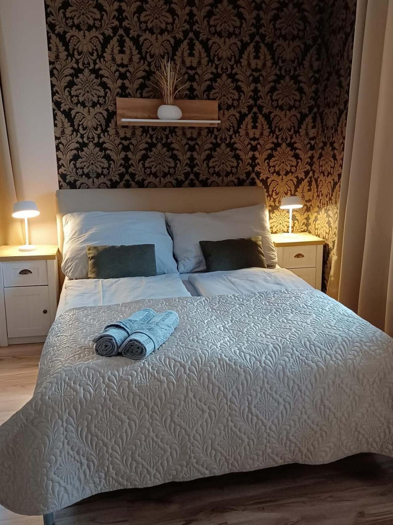 Ubytovani V Soukromi Na Sadove 906 - Valtice Esterno foto
